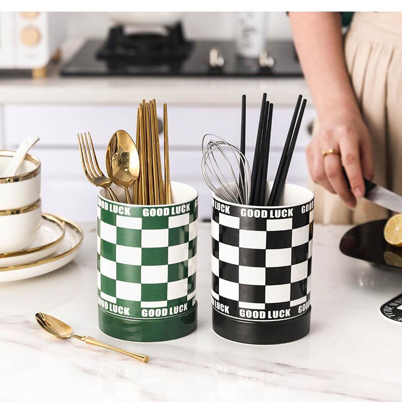 Chopstick Rest Ceramic - Organizador De Cocina สีดําและสีขาว Checkerboard เซรามิคผู้ถือตะเกียบ