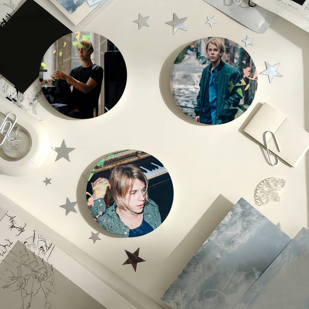 Japan Lifestyle - เข็มกลัดเลเซอร์ลาย T-Tom Odell A Wonderful Life